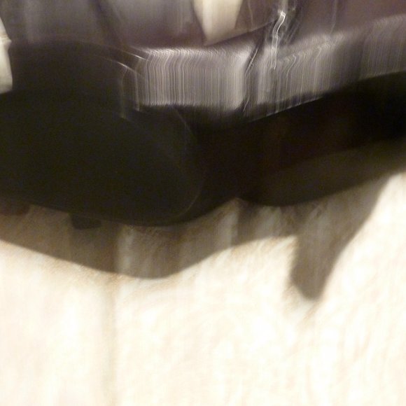 Isotoner  NEW Black  Leather Heeled Zippered Ankle Boots sz 9M - Picture 4 of 9